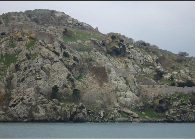 Σοκ στη Λήμνο: Κατέρρευσε τμήμα του ενετικού κάστρου της Μύρινας [εικόνες] | iefimerida.gr 5