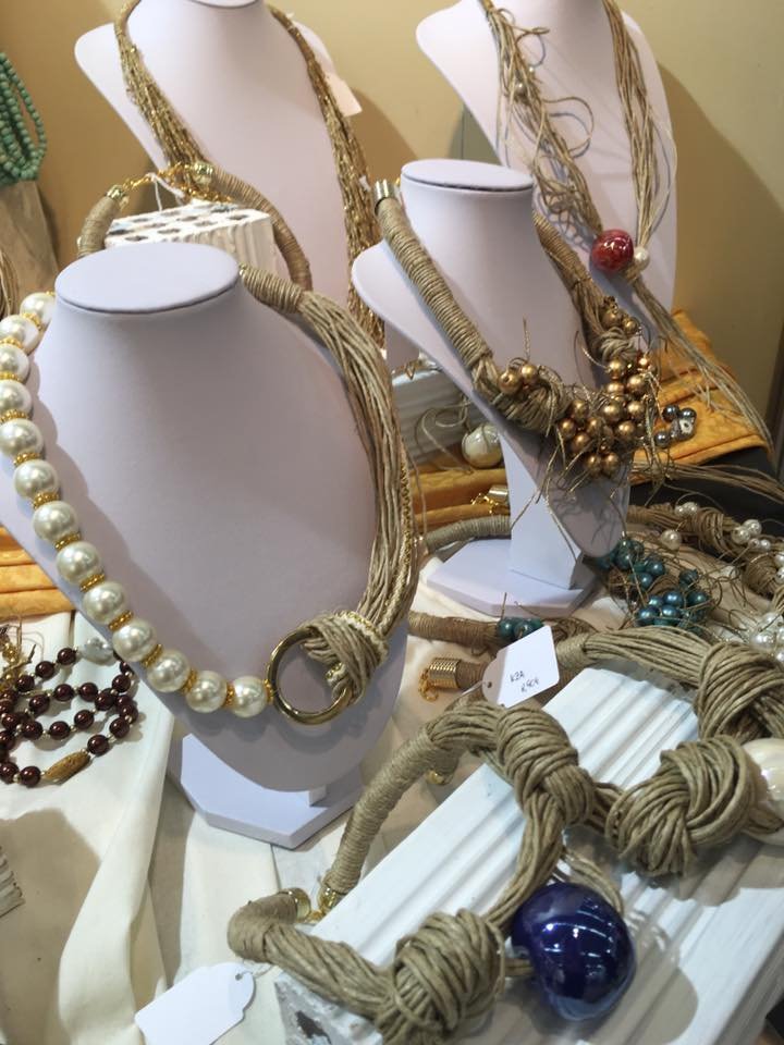 Η σχεδιάστρια από τη Βέροια που εξάγει στον Καναδά -Φτιάχνει πρωτότυπα κοσμήματα [εικόνες] | iefimerida.gr 2