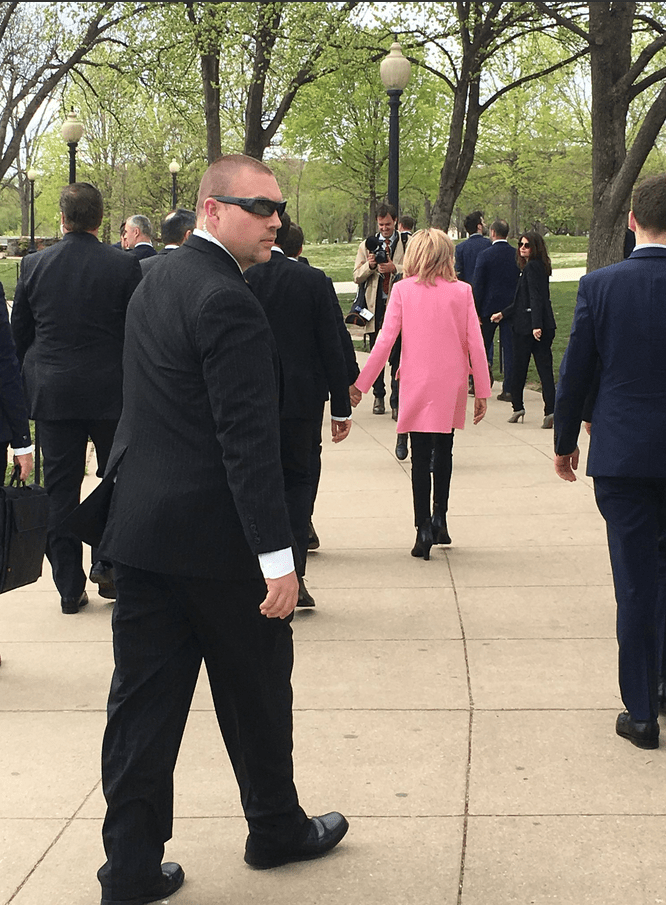 Οι Μακρόν στην Ουάσινγκτον έκαναν ό,τι και στην Αθήνα -Ξάφνιασαν τους πάντες, πήγαν βόλτα χωρίς πρόγραμμα [εικόνες] | iefimerida.gr 1