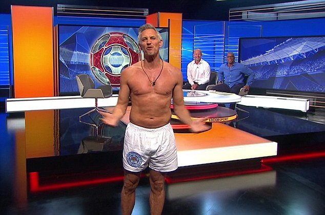 O Γκάρι Λίνεκερ κράτησε την υπόσχεσή του -Βγήκε στο BBC με το... μποξεράκι [εικόνες & βίντεο] | iefimerida.gr 1