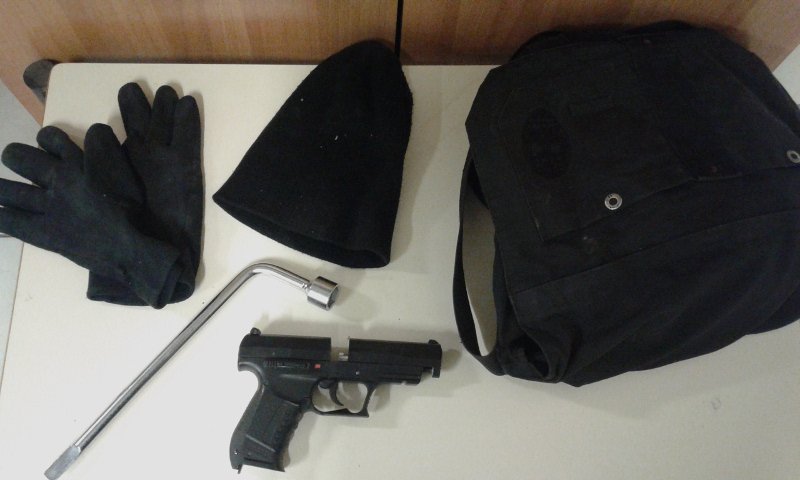 Χαλκιδική: Ληστής τραυμάτισε ιδιοκτήτη περιπτέρου- Συνελήφθη επ' αυτοφώρω [εικόνα] | iefimerida.gr 0