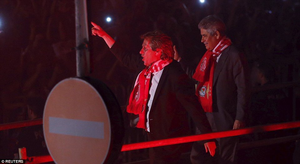 «Κάηκε» η Λισαβόνα από πανηγυρισμούς και επεισόδια [εικόνες] | iefimerida.gr 3