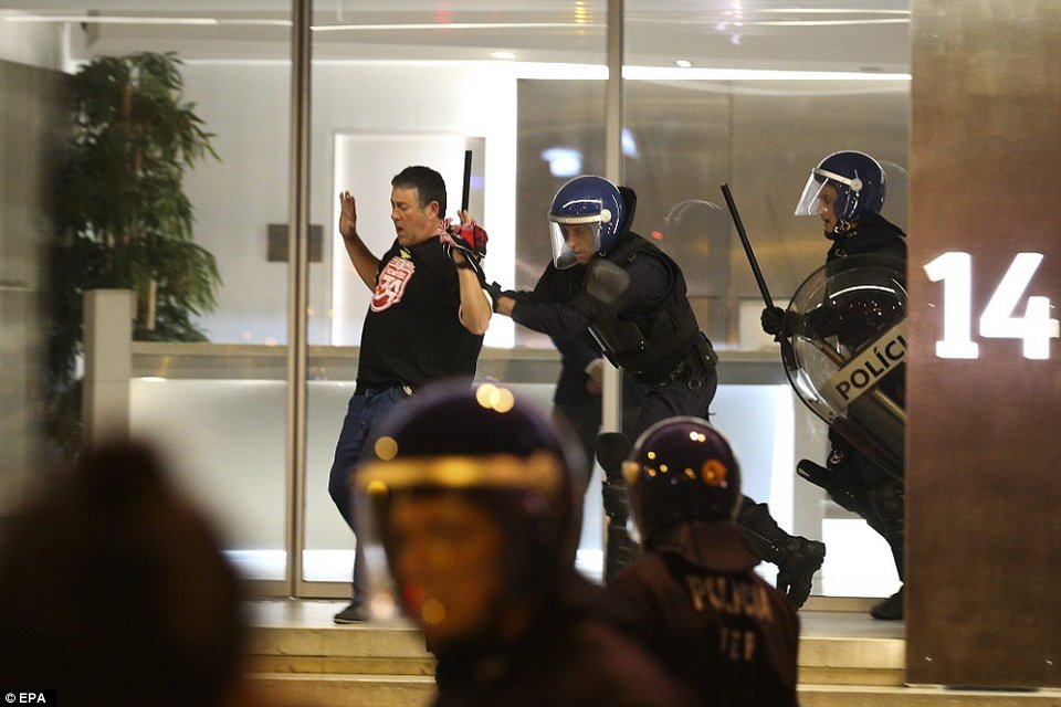 «Κάηκε» η Λισαβόνα από πανηγυρισμούς και επεισόδια [εικόνες] | iefimerida.gr 8