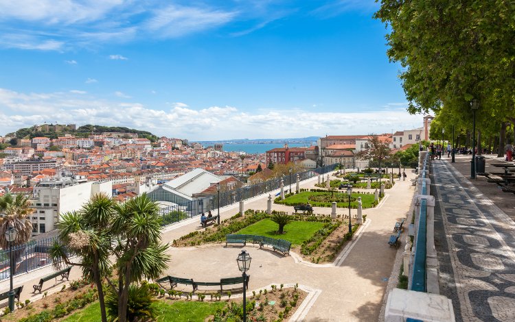 Η Λισαβόνα έγινε αγαπημένος προορισμός των Ευρωπαίων για το Σ/Κ [εικόνες] | iefimerida.gr 3