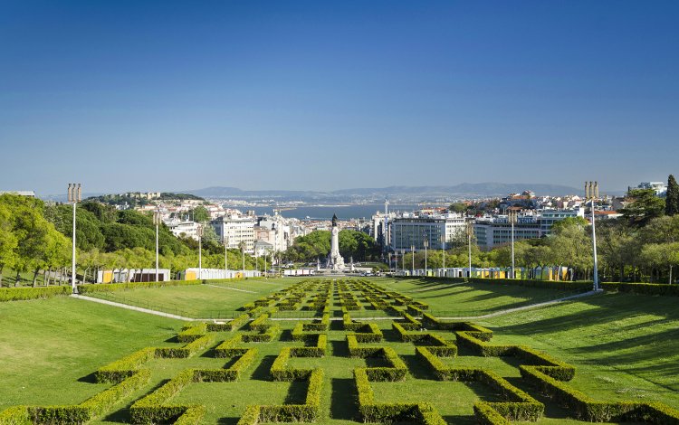 Η Λισαβόνα έγινε αγαπημένος προορισμός των Ευρωπαίων για το Σ/Κ [εικόνες] | iefimerida.gr 8