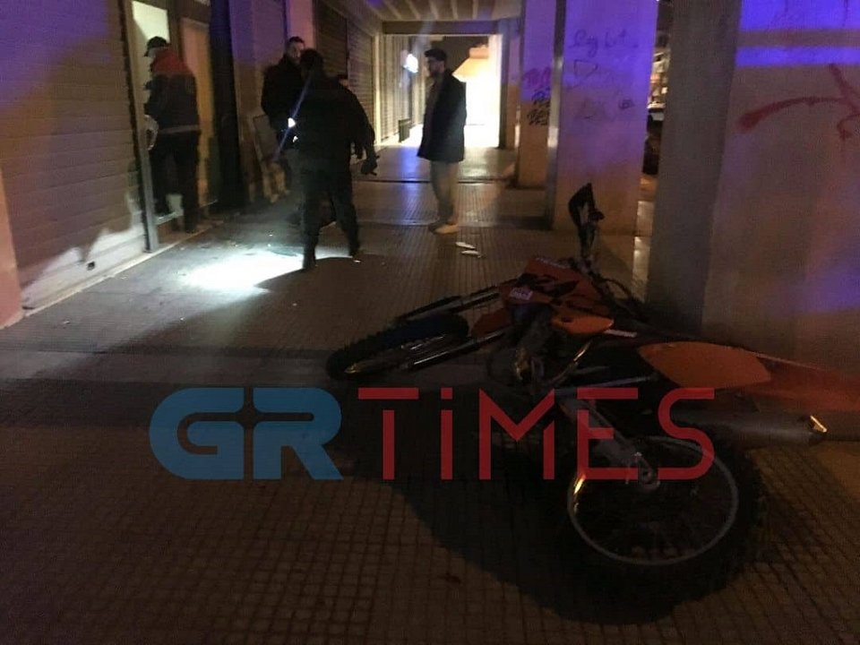 Θεσσαλονίκη: Ληστεία με πυροβολισμούς -Δύο τραυματίες [εικόνες & βίντεο] | iefimerida.gr 0