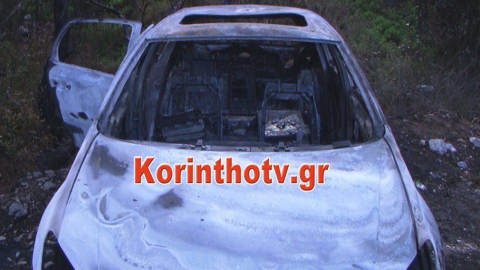 Κινηματογραφική ληστεία τράπεζας στην Κόρινθο -Με καμπαρντίνες και μάσκες οι δράστες[εικόνες & βίντεο] | iefimerida.gr 2