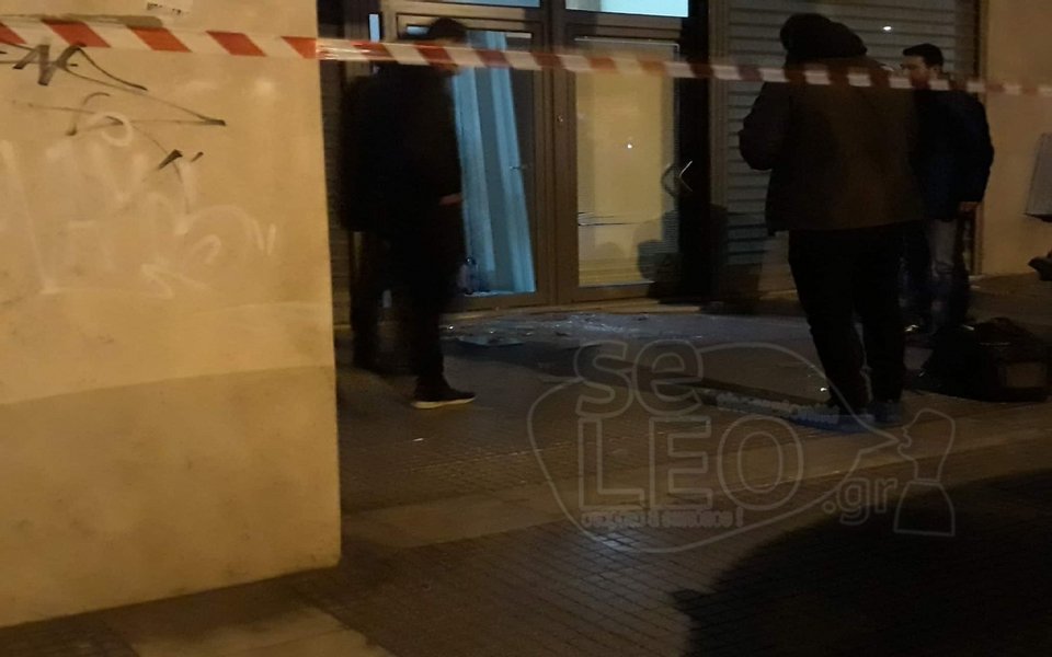 Προσαγωγές για την αιματηρή ληστεία στη Θεσσαλονίκη -Τρία άτομα στο νοσοκομείο [εικόνες & βίντεο] | iefimerida.gr 0