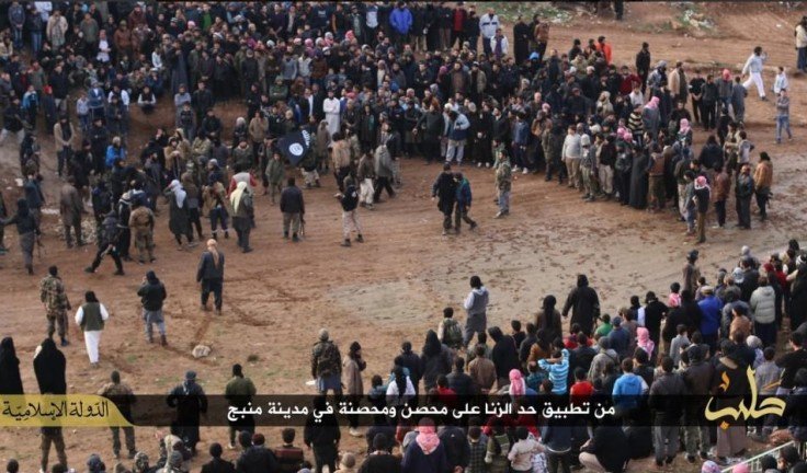 Νεο σοκ με τζιχαντιστές - Λιθοβόλησαν ζευγάρι μέχρι θανάτου [εικόνες] | iefimerida.gr 0