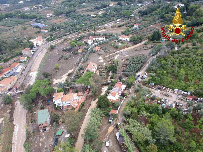 «Πνίγεται» η Ιταλία από την κακοκαιρία -Επτά νεκροί, μεταξύ των οποίων και ένα 2χρονο αγοράκι [εικόνες] | iefimerida.gr 3