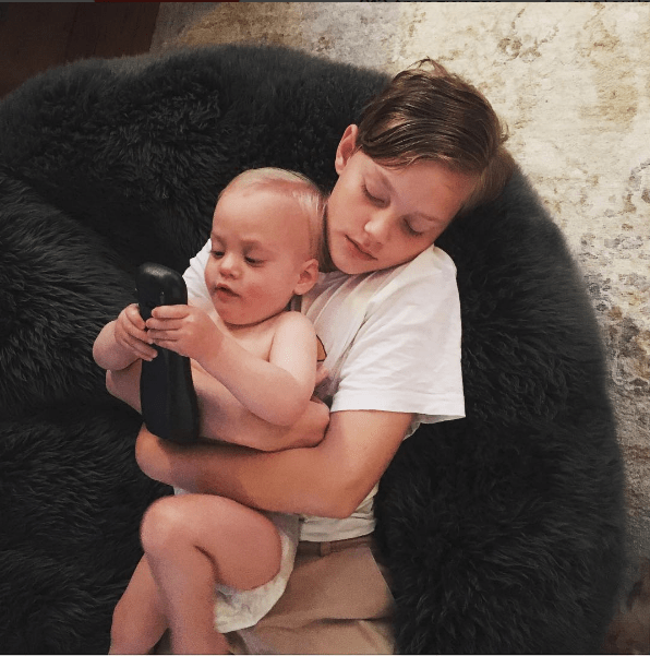 Η Λιβ Τάιλερ φωτογραφίζεται στον 9ο μήνα της και «ρίχνει» το Instagram [εικόνες]  | iefimerida.gr 1