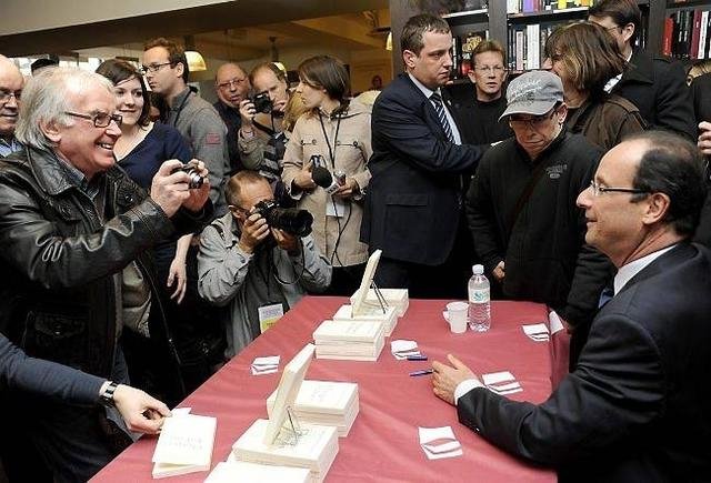 Ο Φρανσουά Ολάντ ονειρεύεται να επιστρέψει -Θέλει να πάρει πίσω τον θρόνο από τον Μακρόν | iefimerida.gr 0