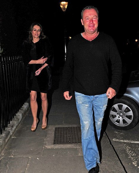 Το νέο αμόρε της καλλονής Λιζ Χάρλεϊ είναι ένας κοντόχοντρος κύριος με κόκκινα μάγουλα [εικόνες] | iefimerida.gr 0