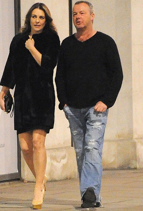 Το νέο αμόρε της καλλονής Λιζ Χάρλεϊ είναι ένας κοντόχοντρος κύριος με κόκκινα μάγουλα [εικόνες] | iefimerida.gr 1