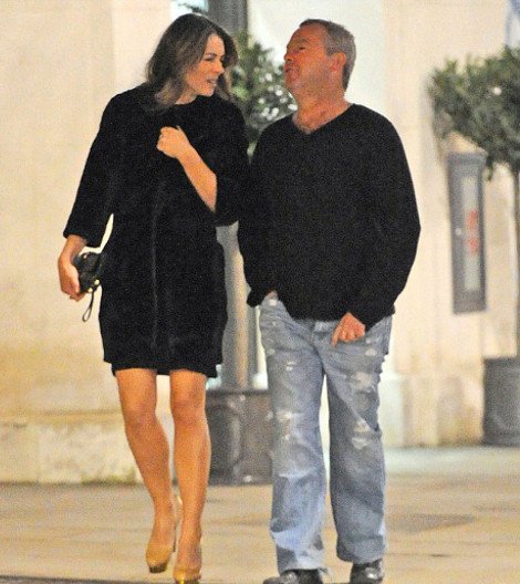 Το νέο αμόρε της καλλονής Λιζ Χάρλεϊ είναι ένας κοντόχοντρος κύριος με κόκκινα μάγουλα [εικόνες] | iefimerida.gr 3