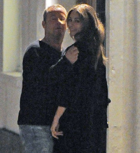 Το νέο αμόρε της καλλονής Λιζ Χάρλεϊ είναι ένας κοντόχοντρος κύριος με κόκκινα μάγουλα [εικόνες] | iefimerida.gr 5