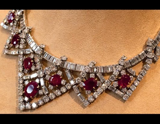 Αστρονομικό ρεκόρ για τα κοσμήματα της Ελίζαμπεθ Τέιλορ [εικόνες] | iefimerida.gr 9