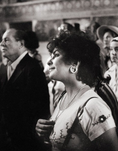 Ομορφιά και δέος που κόβουν την ανάσα: Η Ελίζαμπεθ Τέιλορ, συγκλονιστική, όταν επισκέφθηκε το Ιράν [εικόνες] | iefimerida.gr 8