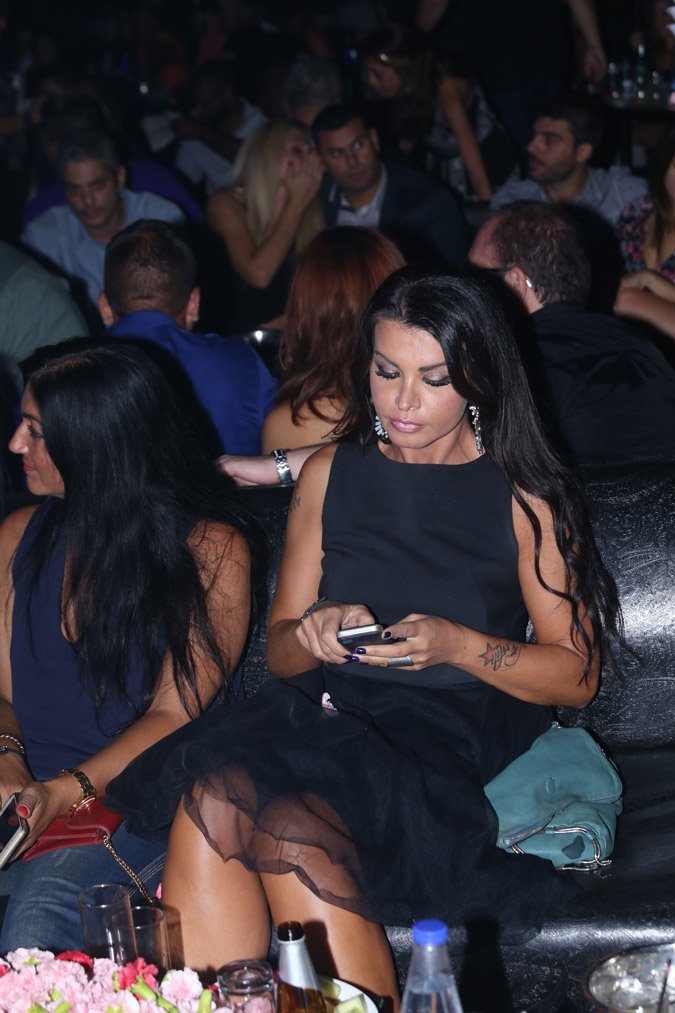  Νίνα Λοτσάρη: «Καυτά» φιλιά με τον νέο έρωτά της [εικόνες]  | iefimerida.gr 1