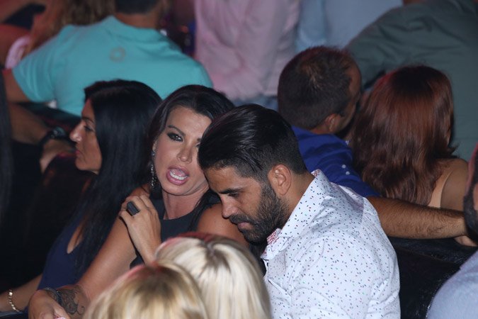  Νίνα Λοτσάρη: «Καυτά» φιλιά με τον νέο έρωτά της [εικόνες]  | iefimerida.gr 3