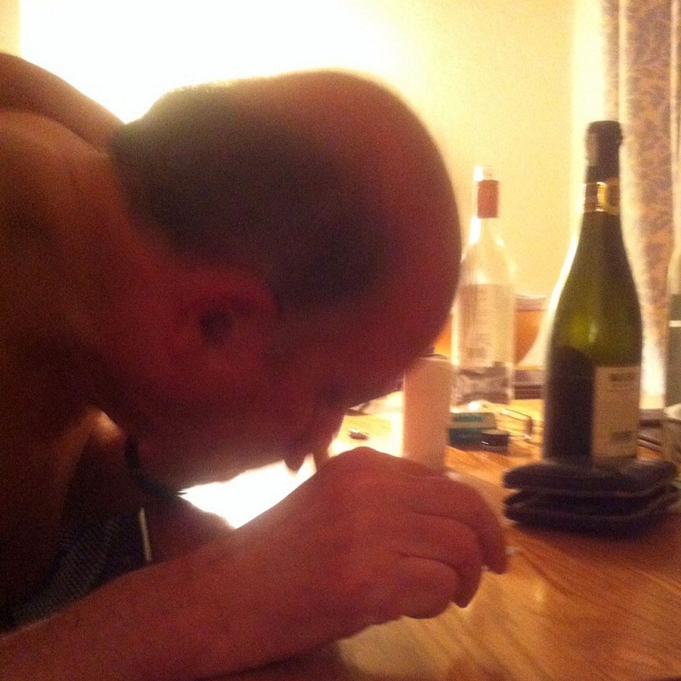 Ο Λόρδος Τζον Σιούελ με σουτιέν ιερόδουλης σε νέες φωτογραφίες από το πάρτι ακολασίας [εικόνες] | iefimerida.gr 2