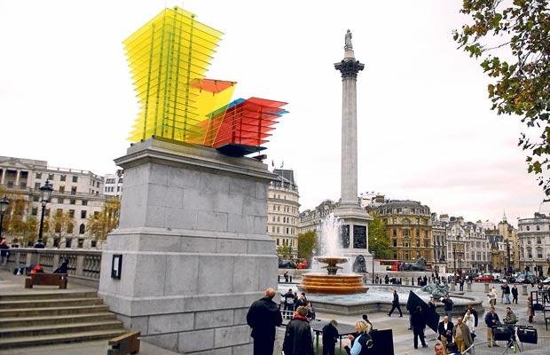 Eνα γλυπτό σε σχήμα φαλλού διχάζει το Λονδίνο -Τι απαντά ο δήμαρχος [εικόνες] | iefimerida.gr 8