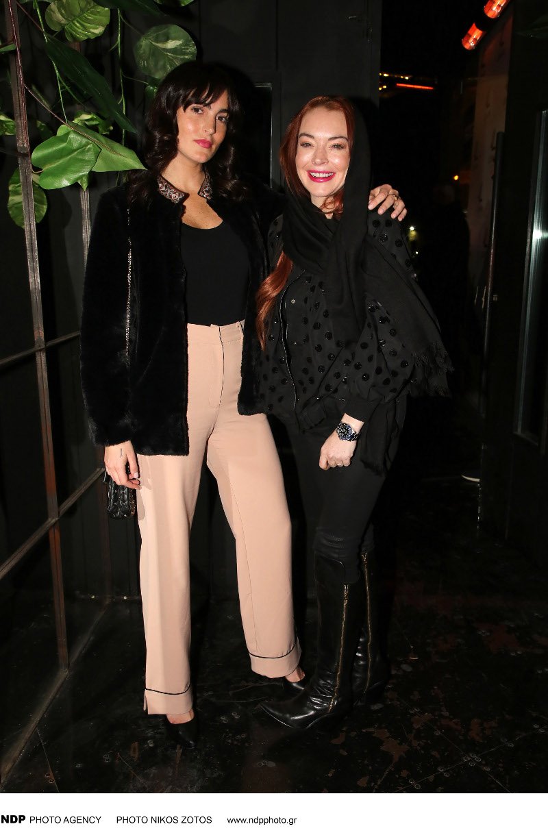 Η Λίντσεϊ Λόχαν μας συστήνει για πρώτη φορά την αδελφή της -Ξεφάντωσαν στο κέντρο της Αθήνας [εικόνες] | iefimerida.gr 2