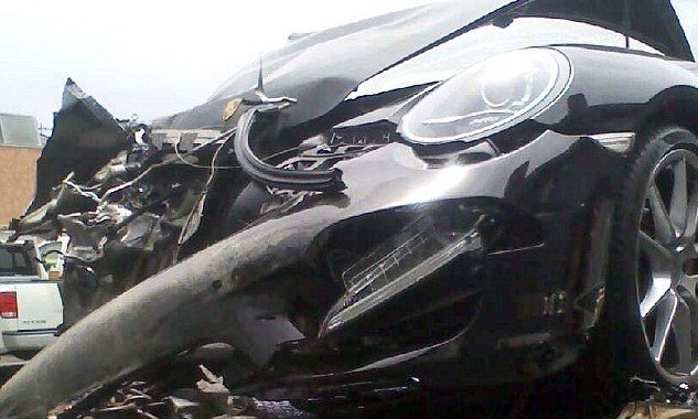 Τράκαρε με νταλίκα η Λίντσεϊ Λόχαν [εικόνες] | iefimerida.gr 1