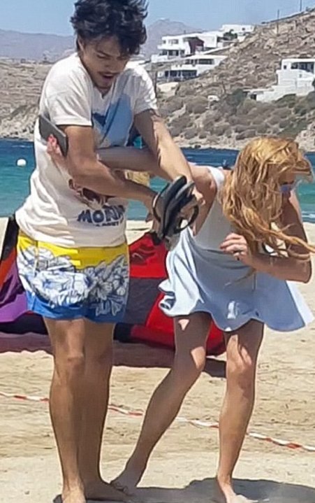 Θύμα ξυλοδαρμού η Λόχαν στη Μύκονο – Από τον Ρώσο αρραβωνιαστικό της [εικόνες] | iefimerida.gr 4