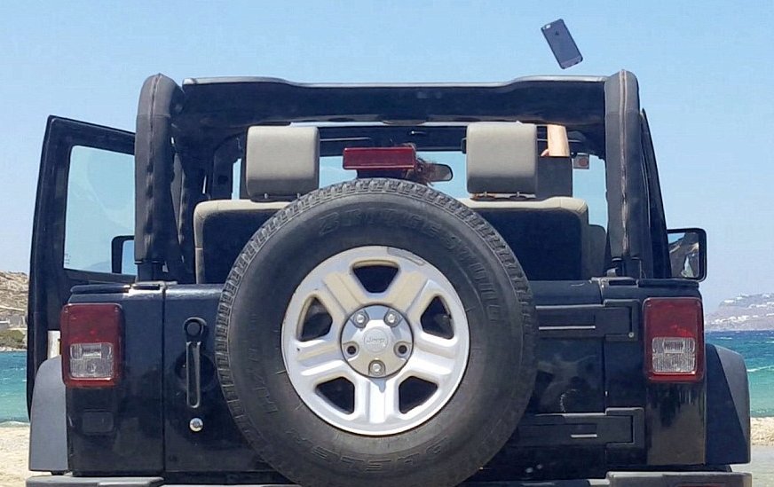 Θύμα ξυλοδαρμού η Λόχαν στη Μύκονο – Από τον Ρώσο αρραβωνιαστικό της [εικόνες] | iefimerida.gr 0