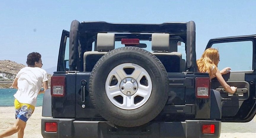 Θύμα ξυλοδαρμού η Λόχαν στη Μύκονο – Από τον Ρώσο αρραβωνιαστικό της [εικόνες] | iefimerida.gr 1