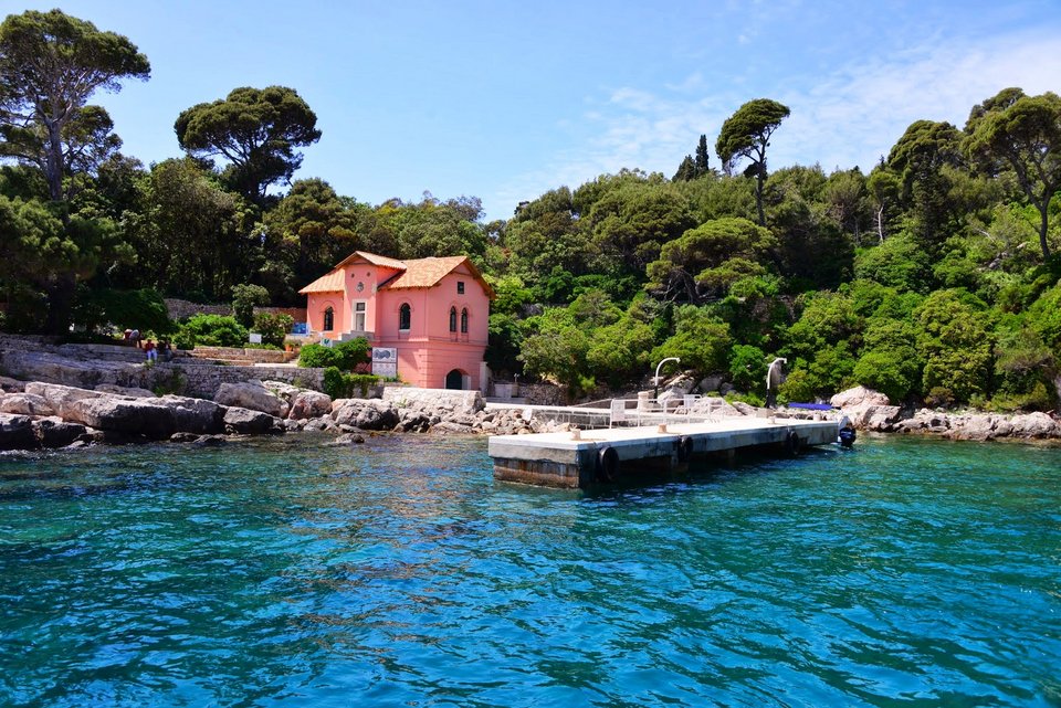 Μια υπέροχη γωνιά της Ελλάδας στους 4 ασυνήθιστους προορισμούς της Μεσογείου για γιοτ [εικόνες] | iefimerida.gr 7