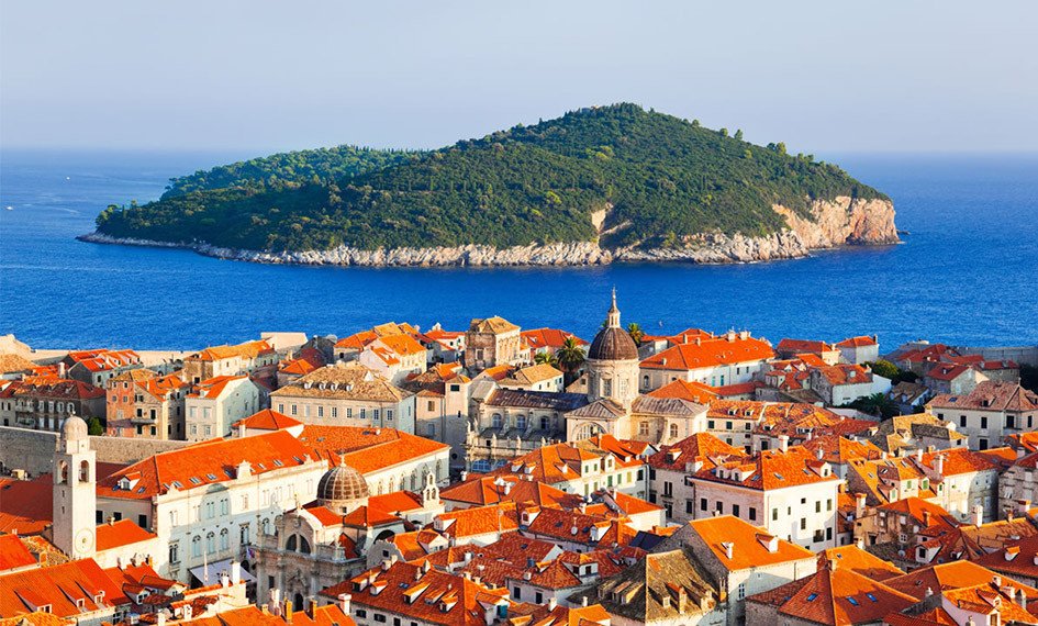 Μια υπέροχη γωνιά της Ελλάδας στους 4 ασυνήθιστους προορισμούς της Μεσογείου για γιοτ [εικόνες] | iefimerida.gr 5