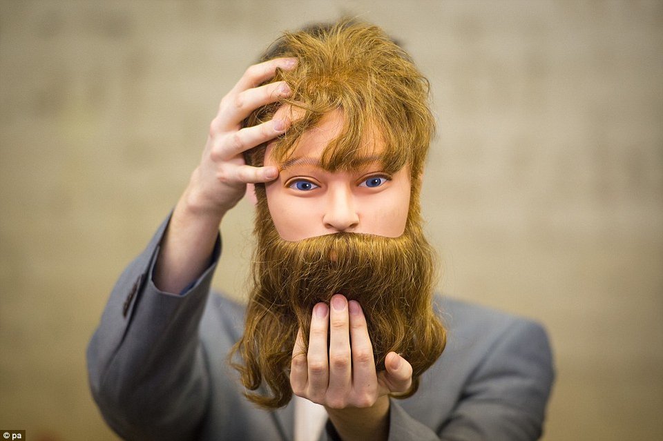 Ενα προσθετικό πόδι, χιλιάδες κινητά, μια περούκα -Στα άδυτα ενός γραφείου «απολεσθέντων» [εικόνες] | iefimerida.gr 5