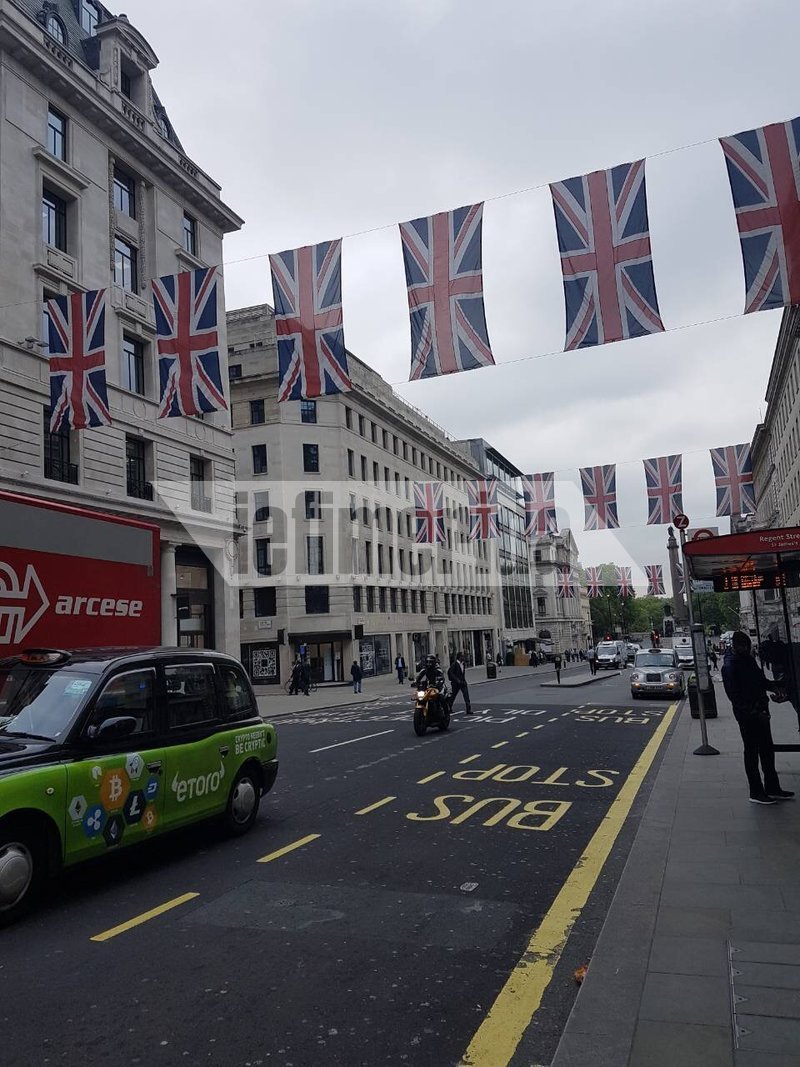 Αποκλειστικό: Η πρόβα της βασιλικής φρουράς και του ιππικού για το γάμο του πρίγκιπα Χάρι και της Μέγκαν Μαρκλ [βίντεο] | iefimerida.gr 6