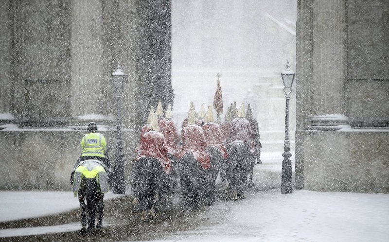 Σε κλοιό χιονιά το Λονδίνο -  «Κόκκινος» συναγερμός από τη μετεωρολογική υπηρεσία [εικόνες] | iefimerida.gr 11
