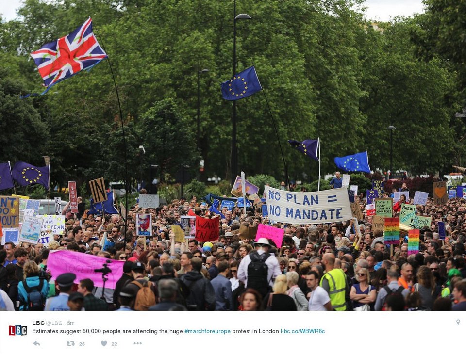 Μεγάλη διαδήλωση κατά του Brexit στο Λονδίνο -«Μένουμε Ευρώπη» είπαν 50.000 διαδηλωτές [εικόνες] | iefimerida.gr 0