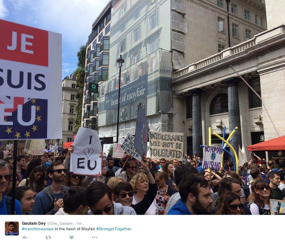 Μεγάλη διαδήλωση κατά του Brexit στο Λονδίνο -«Μένουμε Ευρώπη» είπαν 50.000 διαδηλωτές [εικόνες] | iefimerida.gr 1