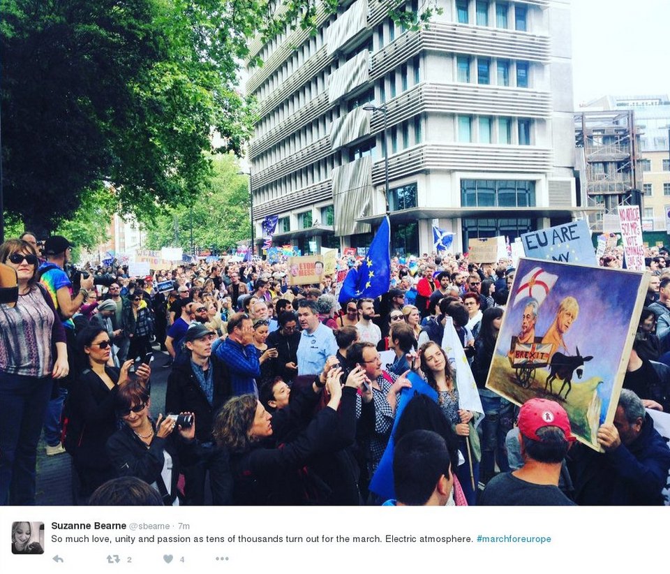 Μεγάλη διαδήλωση κατά του Brexit στο Λονδίνο -«Μένουμε Ευρώπη» είπαν 50.000 διαδηλωτές [εικόνες] | iefimerida.gr 9