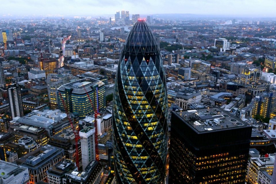 Ιδού ποια είναι η πόλη των δισεκατομμυριούχων και γιατί οι ζάμπλουτοι επιλέγουν την Ελλάδα για διακοπές [εικόνες] | iefimerida.gr 0