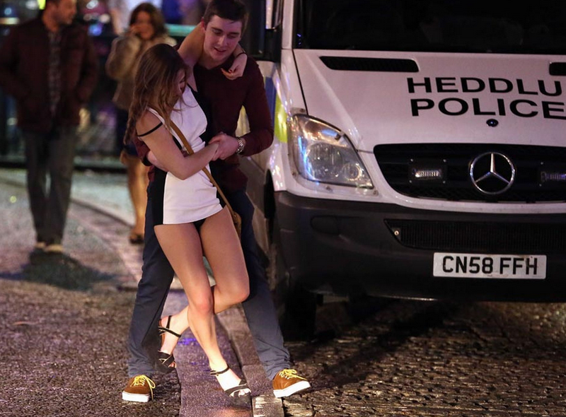 Σοκαριστικές εικόνες κραιπάλης και υπαίθριου σεξ στο Λονδίνο κατά την υποδοχή του νέου έτους [εικόνες] | iefimerida.gr 13