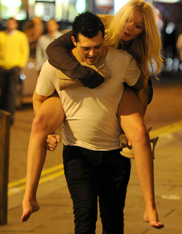 Σοκαριστικές εικόνες κραιπάλης και υπαίθριου σεξ στο Λονδίνο κατά την υποδοχή του νέου έτους [εικόνες] | iefimerida.gr 16