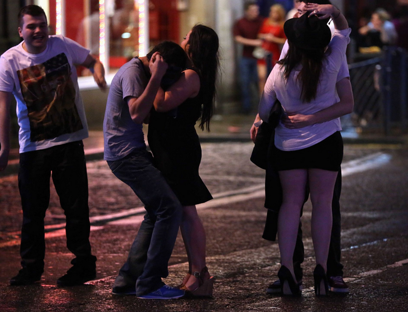 Σοκαριστικές εικόνες κραιπάλης και υπαίθριου σεξ στο Λονδίνο κατά την υποδοχή του νέου έτους [εικόνες] | iefimerida.gr 5