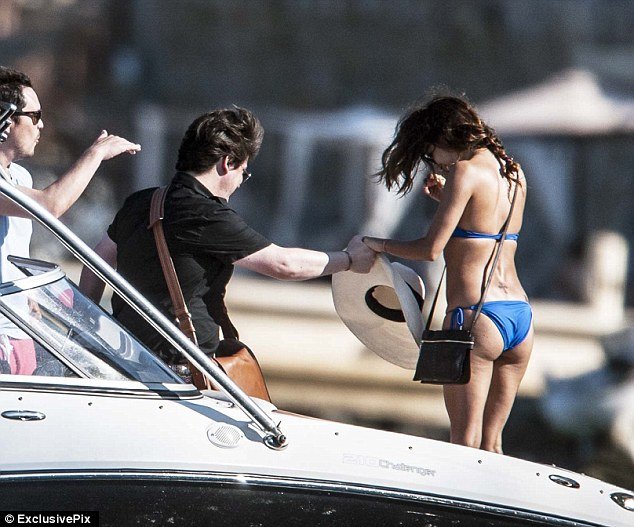 H  Eva Longoria γεμάτη κυτταρίτιδα αλλά με ωραίες καμπύλες [εικόνες] | iefimerida.gr 1