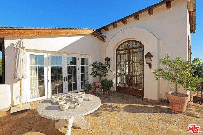 Το σπίτι με τη λίμνη των 14 εκατ. δολ. της Λονγκόρια [εικόνες] | iefimerida.gr 5