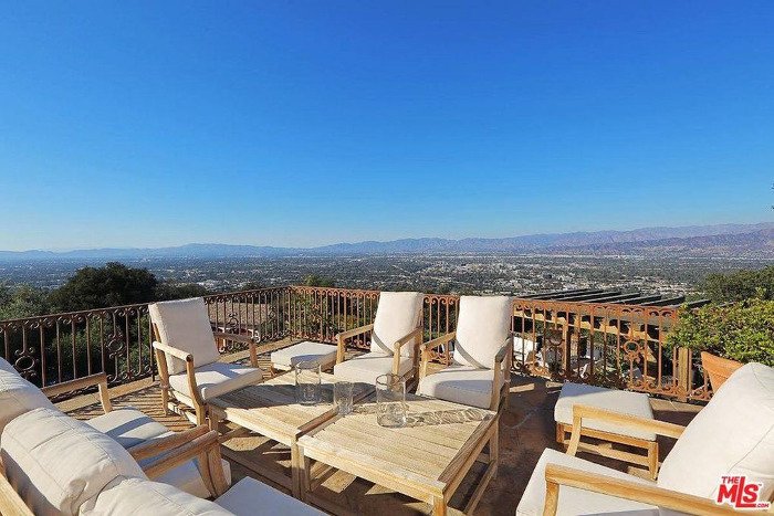 Το σπίτι με τη λίμνη των 14 εκατ. δολ. της Λονγκόρια [εικόνες] | iefimerida.gr 4