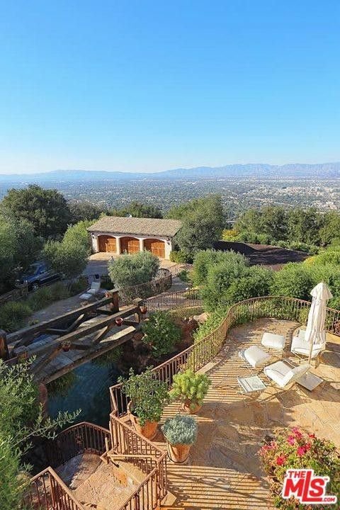 Το σπίτι με τη λίμνη των 14 εκατ. δολ. της Λονγκόρια [εικόνες] | iefimerida.gr 2