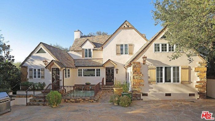 Το σπίτι με τη λίμνη των 14 εκατ. δολ. της Λονγκόρια [εικόνες] | iefimerida.gr 0