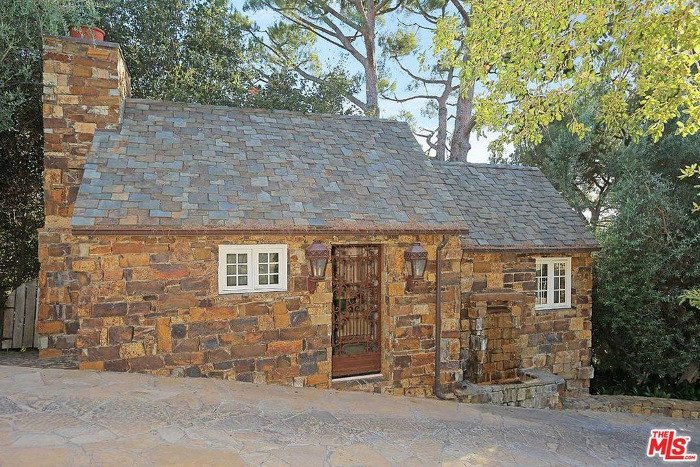 Το σπίτι με τη λίμνη των 14 εκατ. δολ. της Λονγκόρια [εικόνες] | iefimerida.gr 6