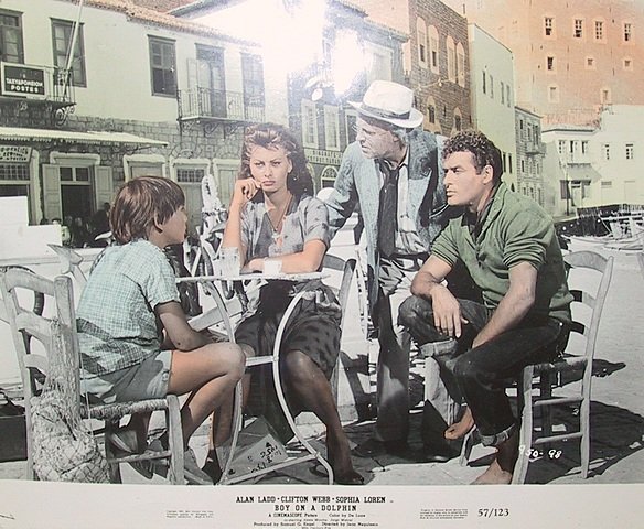 To κολητό, βρεγμένο φόρεμα της Σοφία Λόρεν που ξετρέλανε την Υδρα [εικόνες+βίντεο] | iefimerida.gr 9